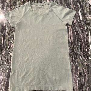 Lululemon Swiftly Tech Short Sleeve Shirt 2.0 Light Sage Green